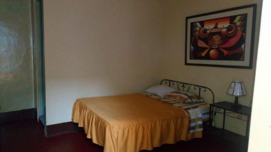 Hostal Virrey & Tours Trujillo Luaran gambar